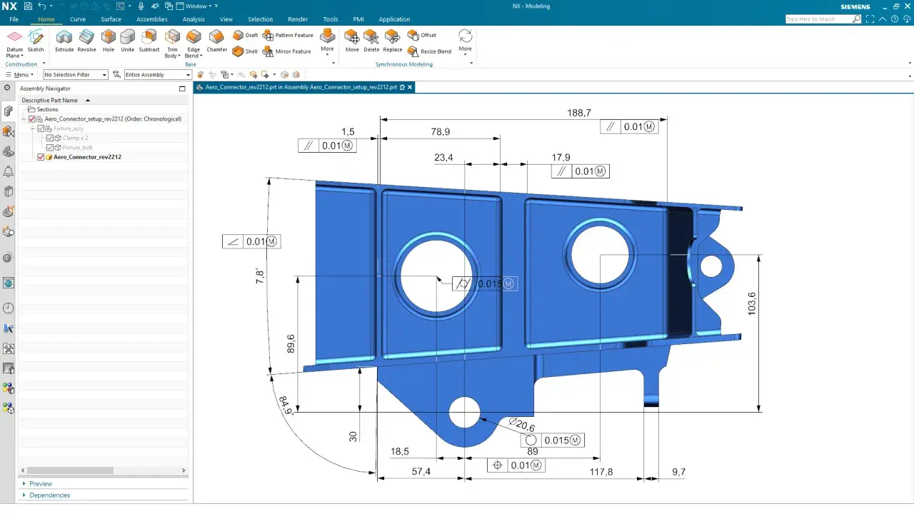 Componente metallico blu con quote e tolleranze, parte di un progetto di cad meccanico.