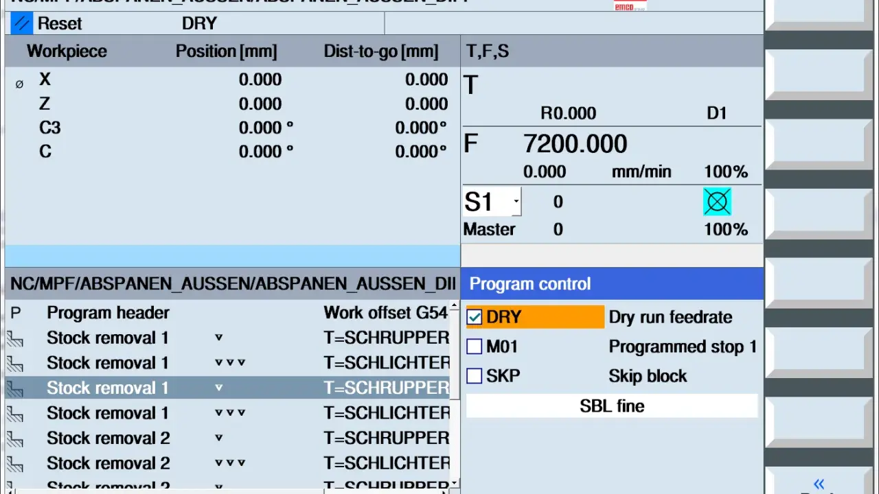 Esempi di programmazione CNC Siemens: interfaccia WinNC con controllo avanzamento a secco (DRY) attivo e parametri di lavorazione visibili.