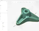 Modellazione 3D di un componente con software CAD CAM CNC. Il modello presenta dettagli precisi e quote dimensionali.