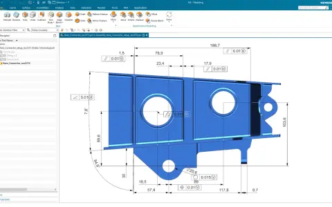 Componente metallico blu con quote e tolleranze, parte di un progetto di cad meccanico.