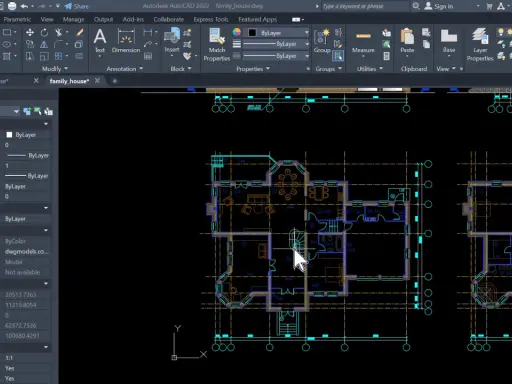 Un render con AutoCAD mostra la planimetria di una casa, con dettagli di stanze, mobili e scale.